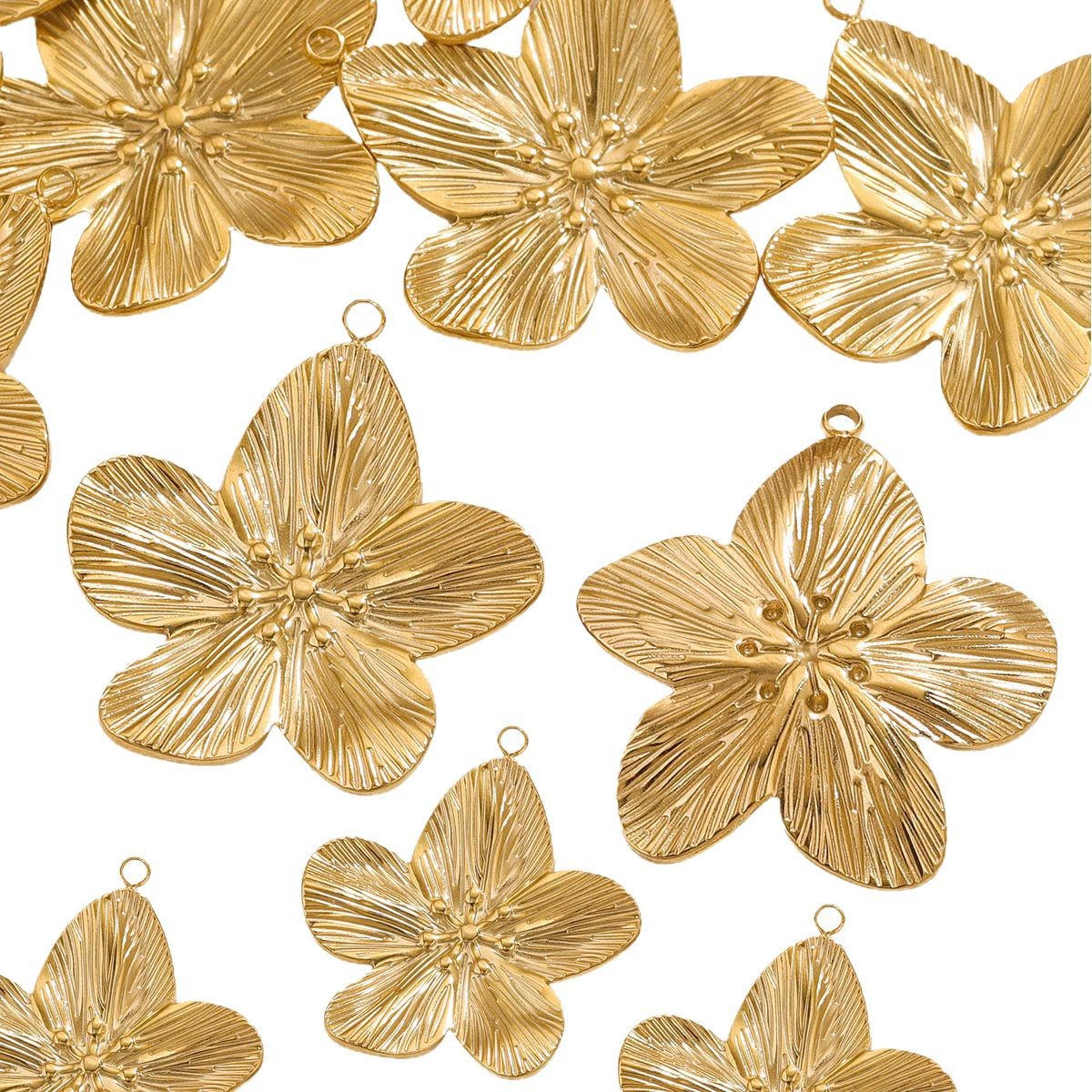 Europa y los Estados Unidos retro oro inoxidable colgante de flores DIY colgante de diseño de alto nivel pendientes colgante