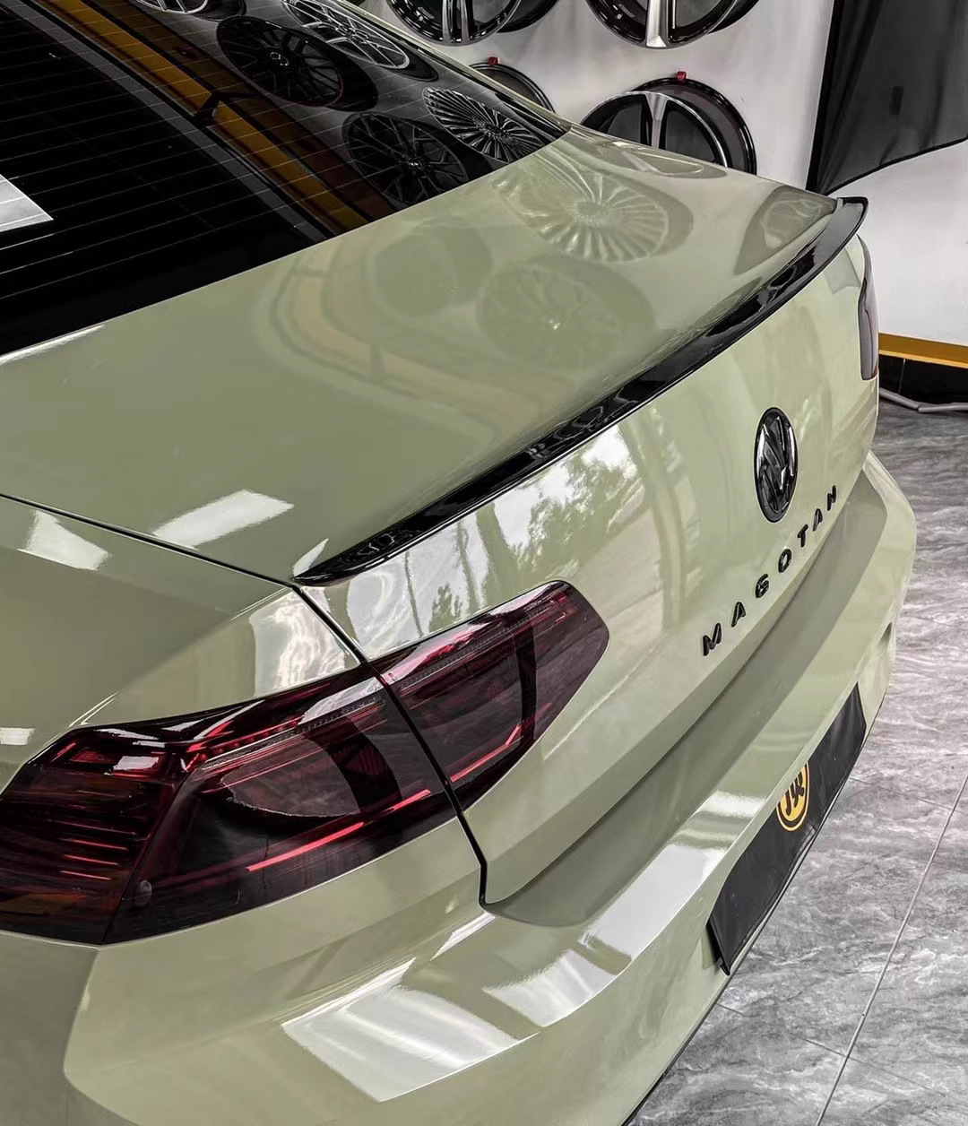 Volkswagen 2017-23 Models of the Overseas (Pasaat) Version of the Magotan Are Equipped with a Special Sports Rear Spoiler B8B8.5 Modified Small Rear Spoiler