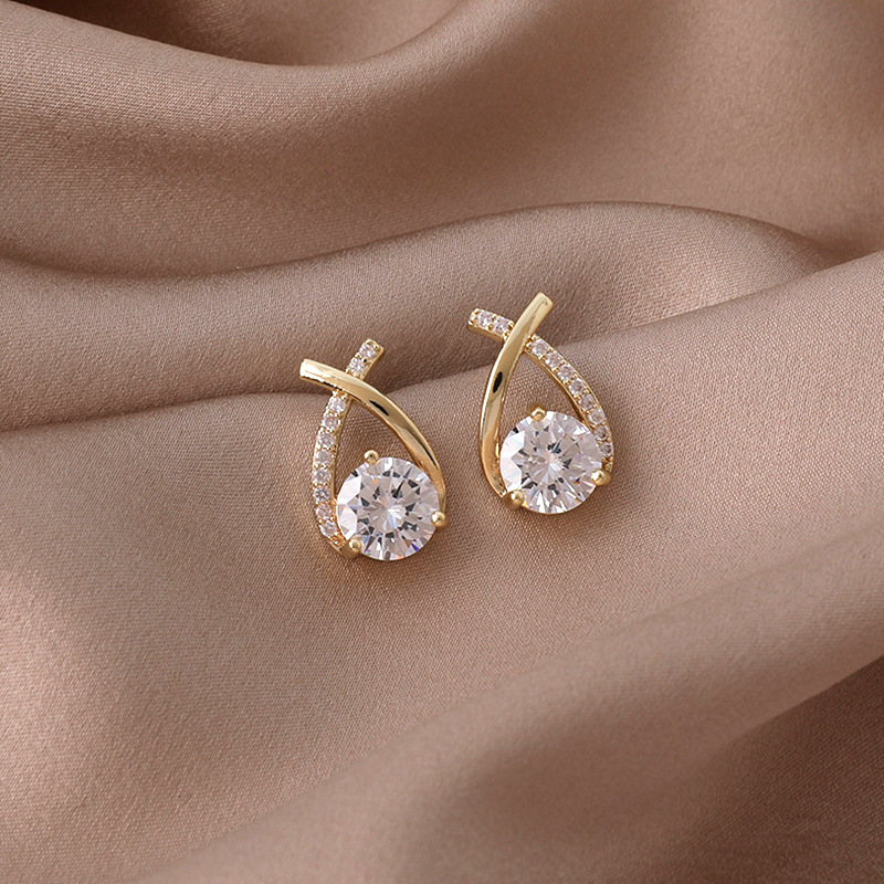 Boucles D&#39;oreilles En Alliage De Zircon Croix Femme Mode display picture 5