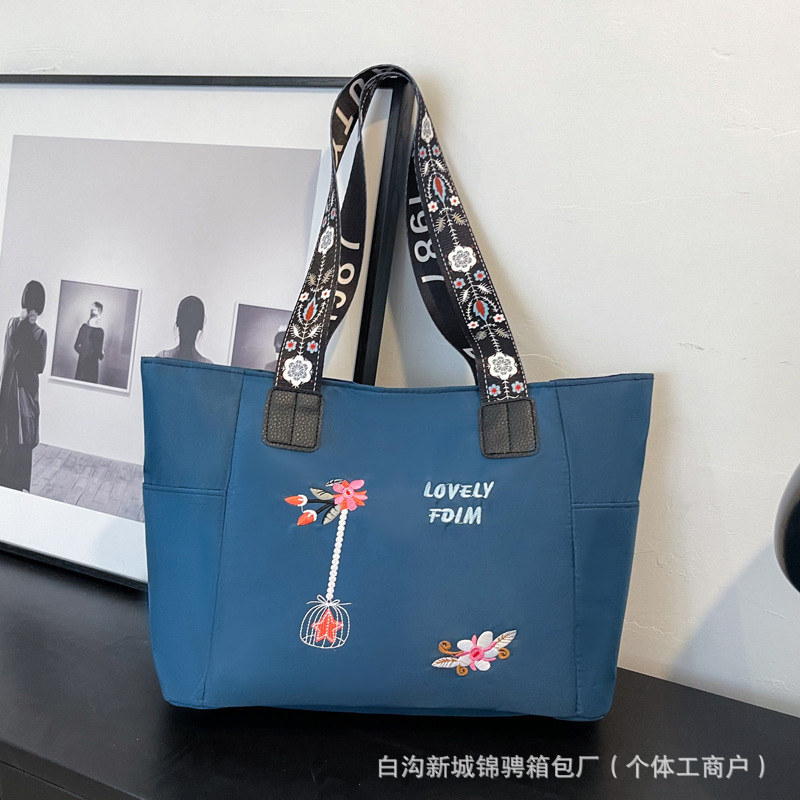 跨境新款时尚复古刺绣单肩防水手提包轻便简约大容量托特包妈妈包