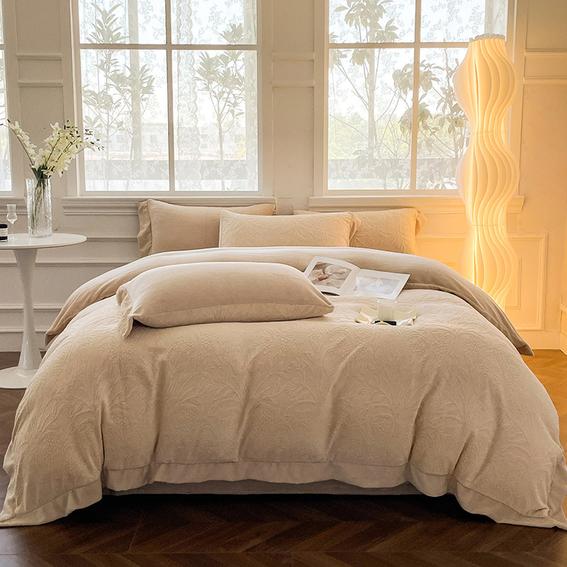 Una clase de madres y bebés tallado seda seda