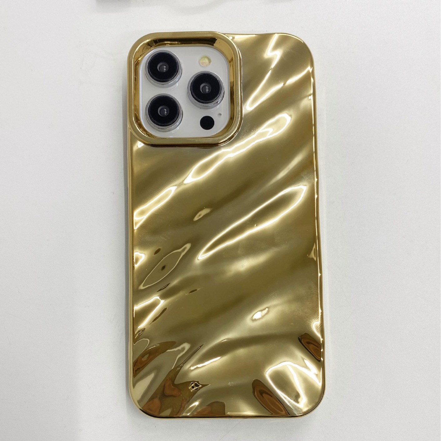 Capa para telemóvel com brilho e design de onda para iphone_voghion.com