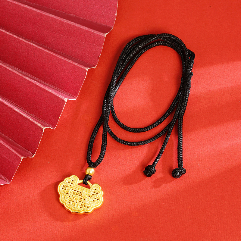 Flor y pájaro Ruyi cerradura arena oro collar cuerda cadena estilo chino de las mujeres elegante retro todo fósforo Yiwu Joyería Al por mayor suministro