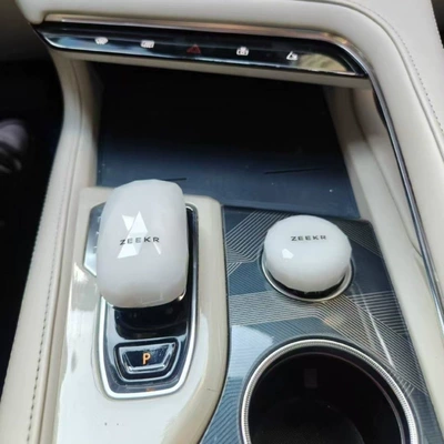 Cab and accessories – New Style - 24-25-models-001-white-jade-crystal-knob