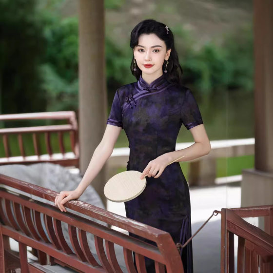 Summer 2024 New Chinese Style Slim-fit Retro Fashion Elegant Long Sleeve Cheongsam 240308011