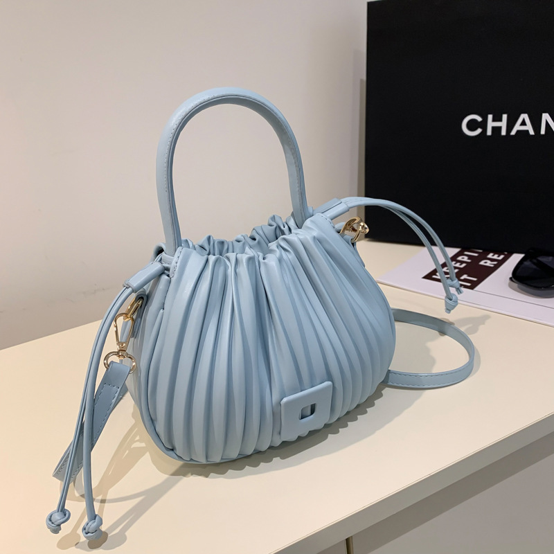 2024 Borsa dal design di nuova nicchia per la borsa a secchiello pieghettata di fascia alta primaverile da donna Borsa a tracolla singola versatile_voghion.com
