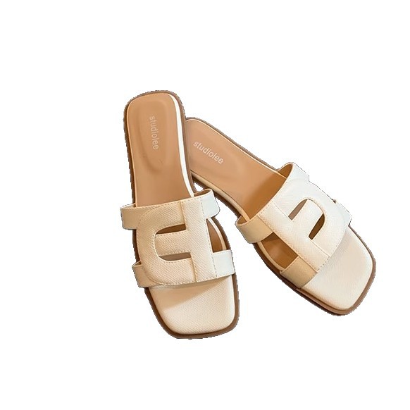 Grape Mom verano nuevo estilo hueco delgado cabeza cuadrada fondo suave fondo plano todo fósforo playa de una palabra pantuflas mujeres