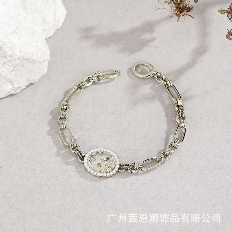 French Designer Shell Pearl Zircon Fishtail Copper Plated Coffee Gold Bracelet Niche Exquisite Fashion Jewelry Geometric