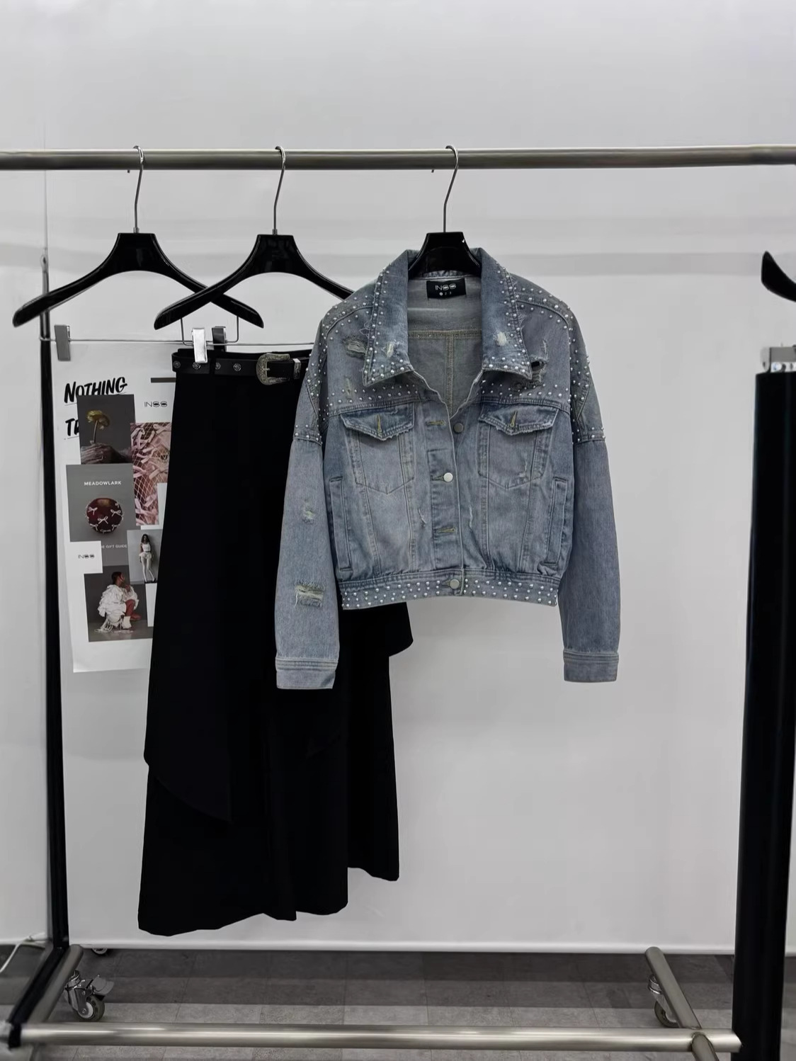 Nueva chaqueta vaquero de borde peludo de cuentas de clavos pesados en primavera y otoño 2026 chaqueta corta, suelta y delgada, chaqueta de manga larga, moda
