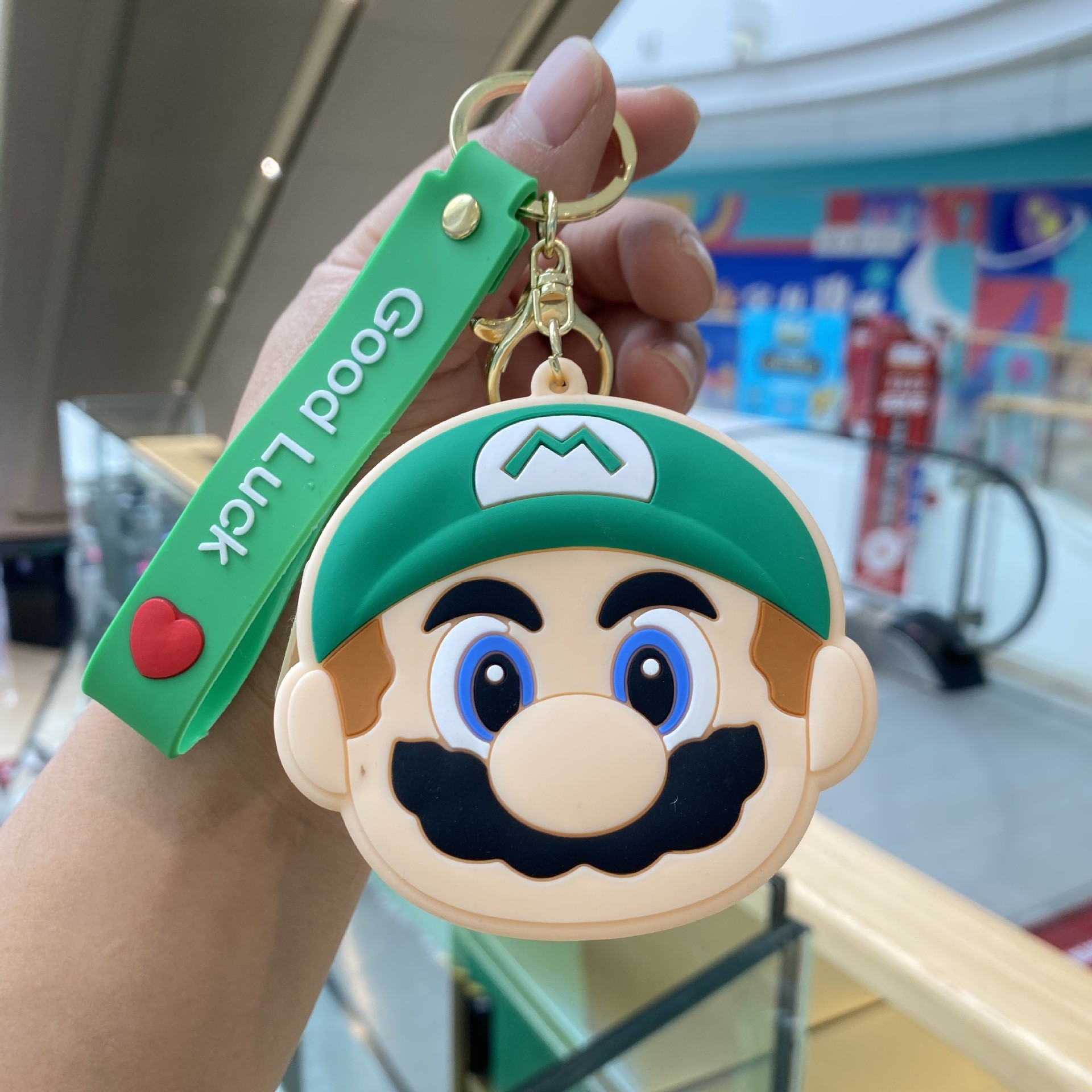 サンリオの小銭入れのキーホルダーが可愛いです。