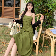 显瘦藏肉大码套装2024春季新款设计感绿色连衣裙黑色长袖开衫女