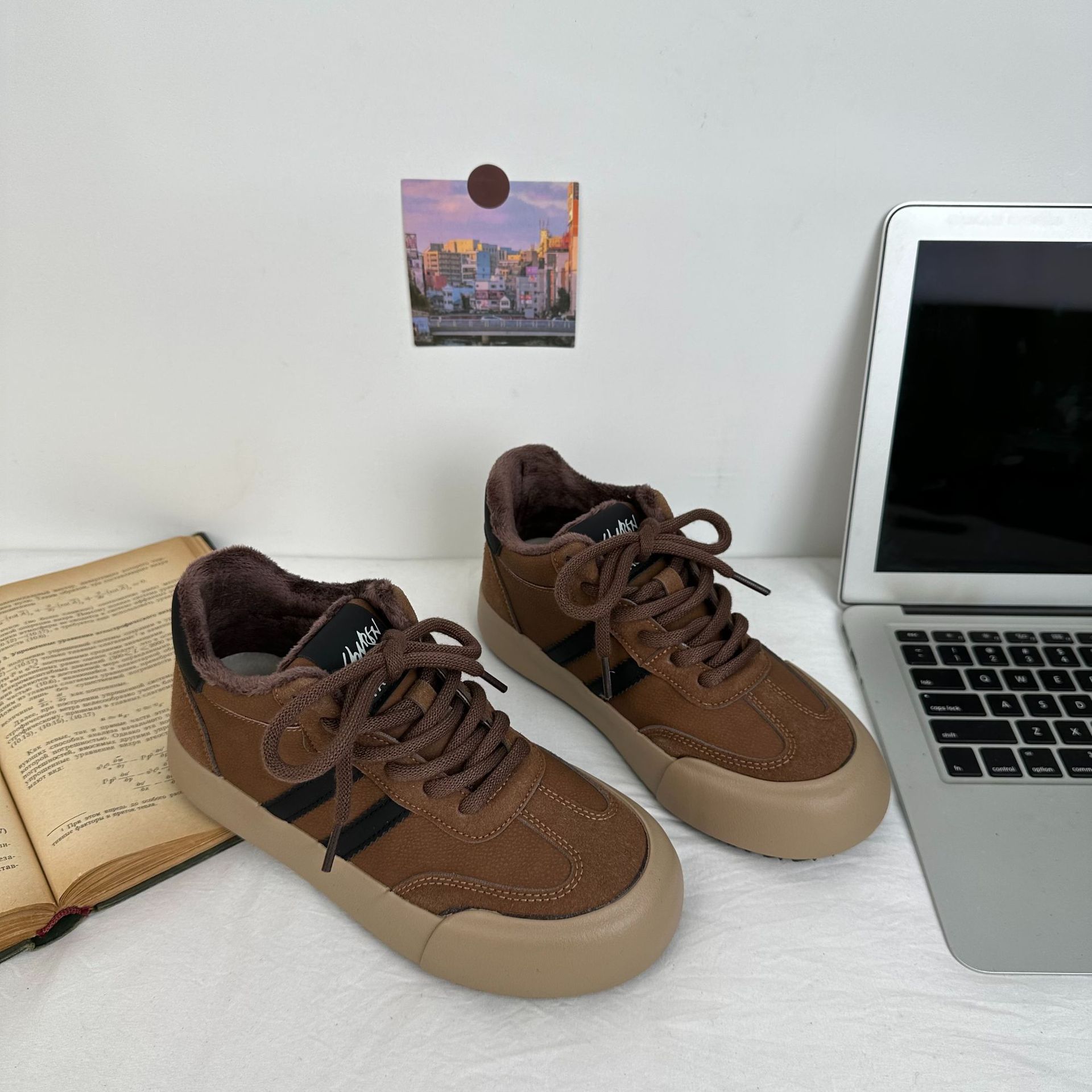 Zapatos de entrenamiento alemanes de todo fósforo de dos algodón de alta calidad, zapatos de tablero de nicho de punta redonda para mujer 2024 nuevo estilo caliente, nicho retro 6589 image 5