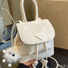 双肩包女生2025新款时尚设计感小众迷你小型轻便白色超逛街背包