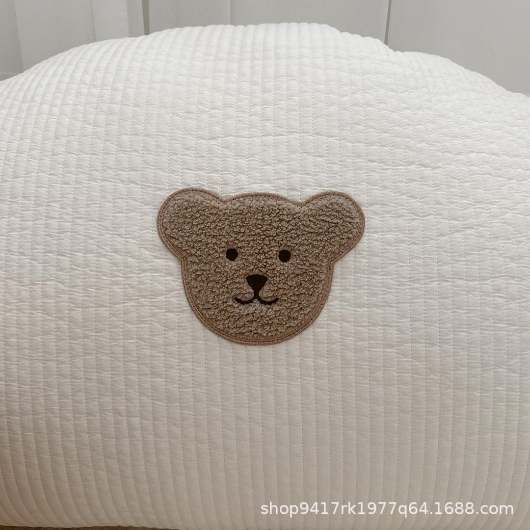 곰 반원 수건 자수