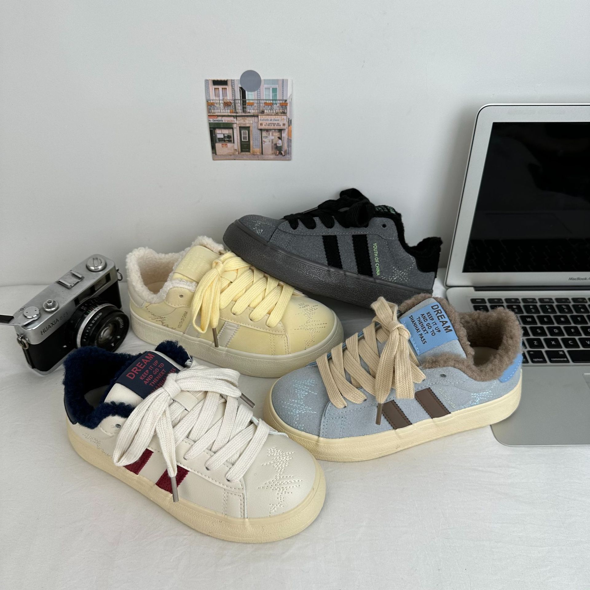 Onda lejana más zapatos de terciopelo zapatos casuales de mujer 2024 invierno nuevo estilo todo-fósforo ins nicho cálido ropa exterior zapatos de algodón cabello