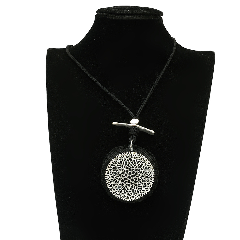亚马逊热销欧美复古圆形项链女士金属双色吊坠简约时尚搭配毛衣链