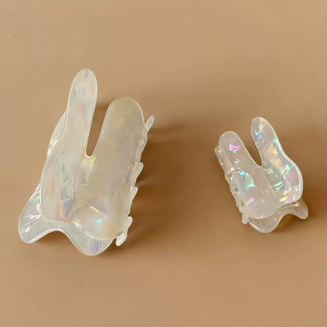 精致俏皮牙齿造型抓夹虹彩马龙色大小号发夹半扎发半透质感鲨鱼夹