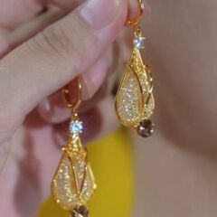 女性用の軽くて豪華なダイヤモンドがちりばめられたロングタッセルイヤリング、ニッチなデザインのイヤリング、多用途の2025年の新しいイヤリング