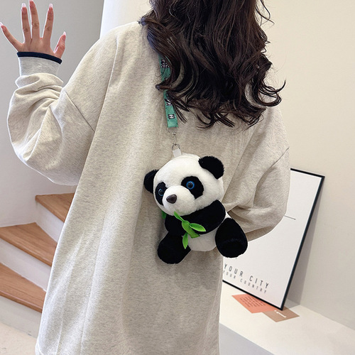 New Cute Giant Panda Doll Bag Plush Toy Crossbody Bag Women's Shoulder Ins Internet Celebrity Cartoon Bag Wholesale