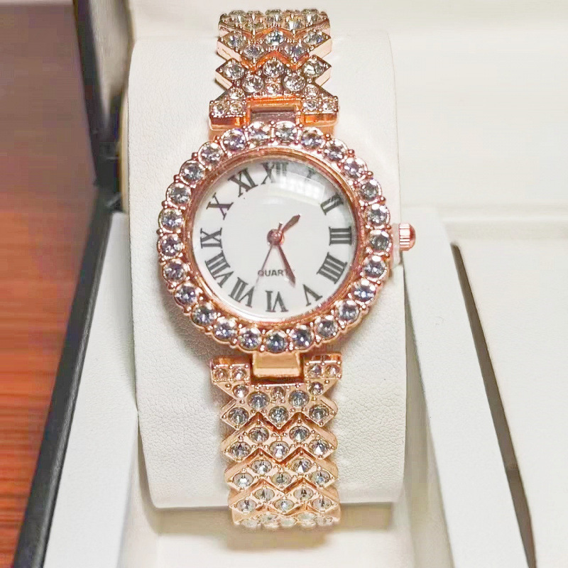 Римские часы медного цвета — ремешок из титанового сплава точен, не выцветает и не ржавеет.