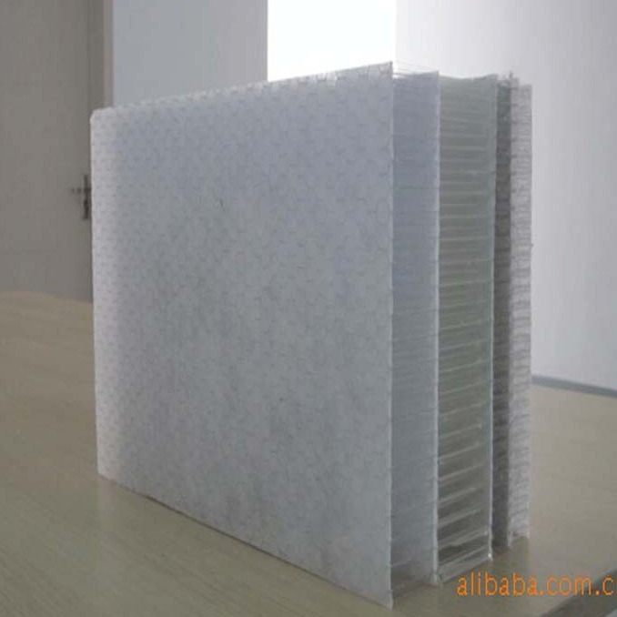 厂家直供PVC塑料蜂窝板双面压无纺布塑料蜂窝复合板六边形蜂窝