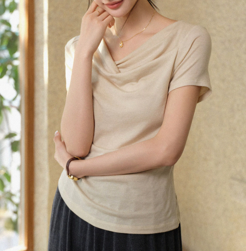 Áo thun nữ cổ tròn tay ngắn phom slim chất len Tencel vintage — Vàng yến mạch chi tiết 9