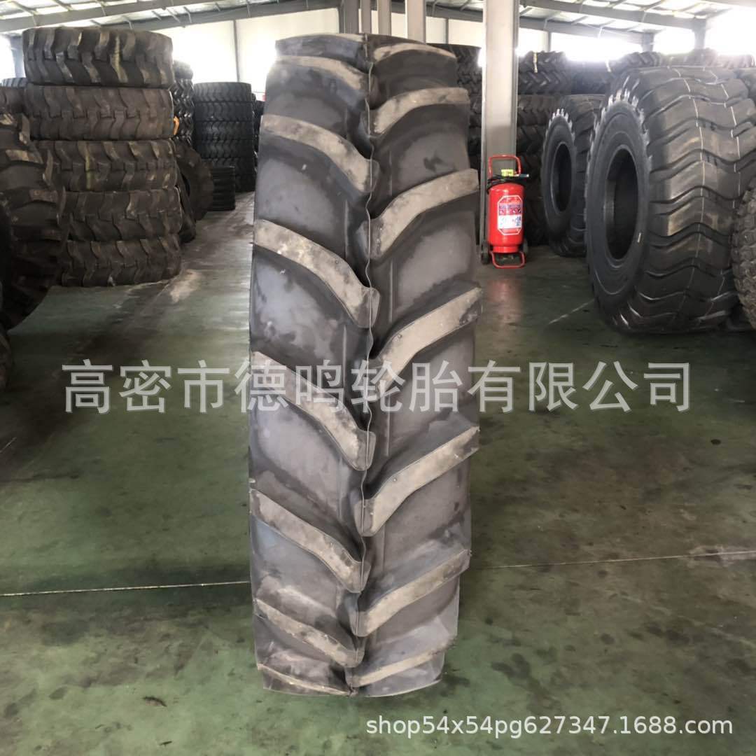 Neumático de espiga de vehículo agrícola 14,9-30 neumático Lei Jia profundización patrón R-1 PATRÓN DE NEUMÁTICO