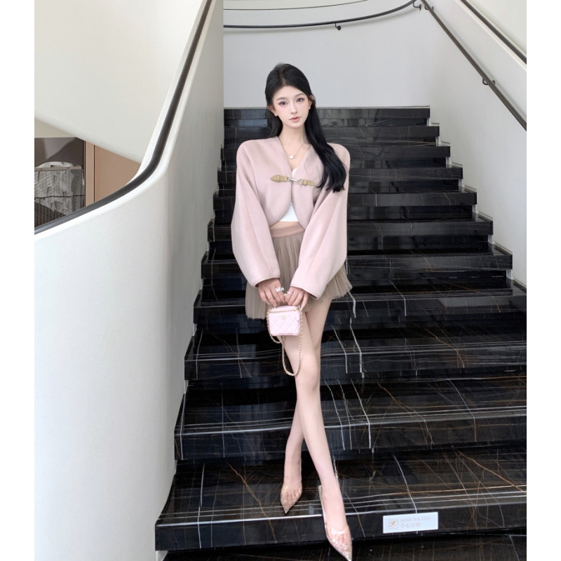 昕可达【千金lady】金属皮扣廓形斗篷毛呢外套网纱蓬蓬半裙套装|undefined