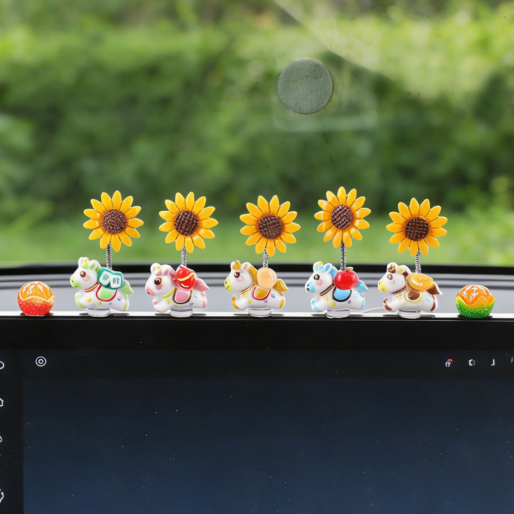 2026 nuevo año del caballo pequeños adornos de automóvil para hacerse rico ponies girasol oscilante decoración de consola central del automóvil
