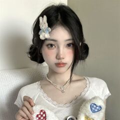 日韓のぬいぐるみのウサギのかわいい髪は甘いアニメの前髪のサイドの毛の毛のカードの学生の子供の髪飾りの女性を挟みます。