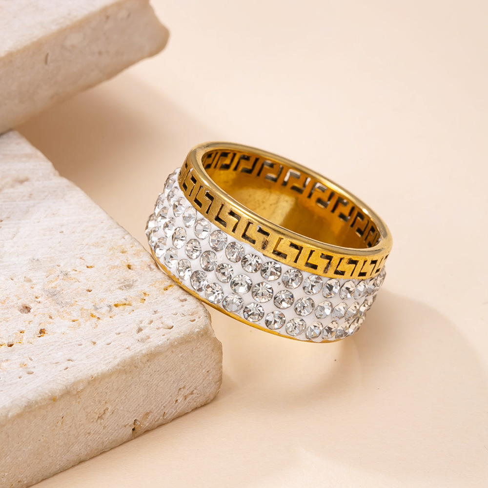 Europäischer Edelstahlring Mit Diamantmuster Und Steinbesatz_voghion.com