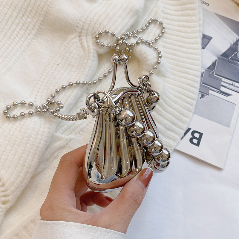 High end Mini Pearl Chain Handheld for Women 2023 New Small Stand One Shoulder Crossbody Shell Blessing Bag_voghion.com