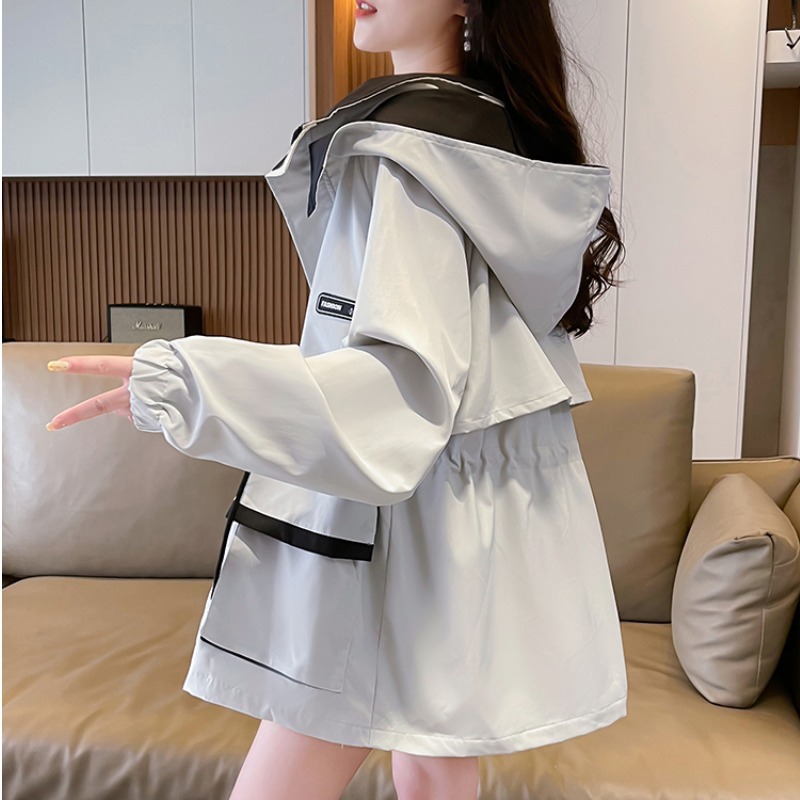 Windbreaker Jacket for Women Spring & Fall 2025 New Korean Style Loose Large Size Waist Slimming Look Jacket Outdoor Mountaineering Clothing Trendy