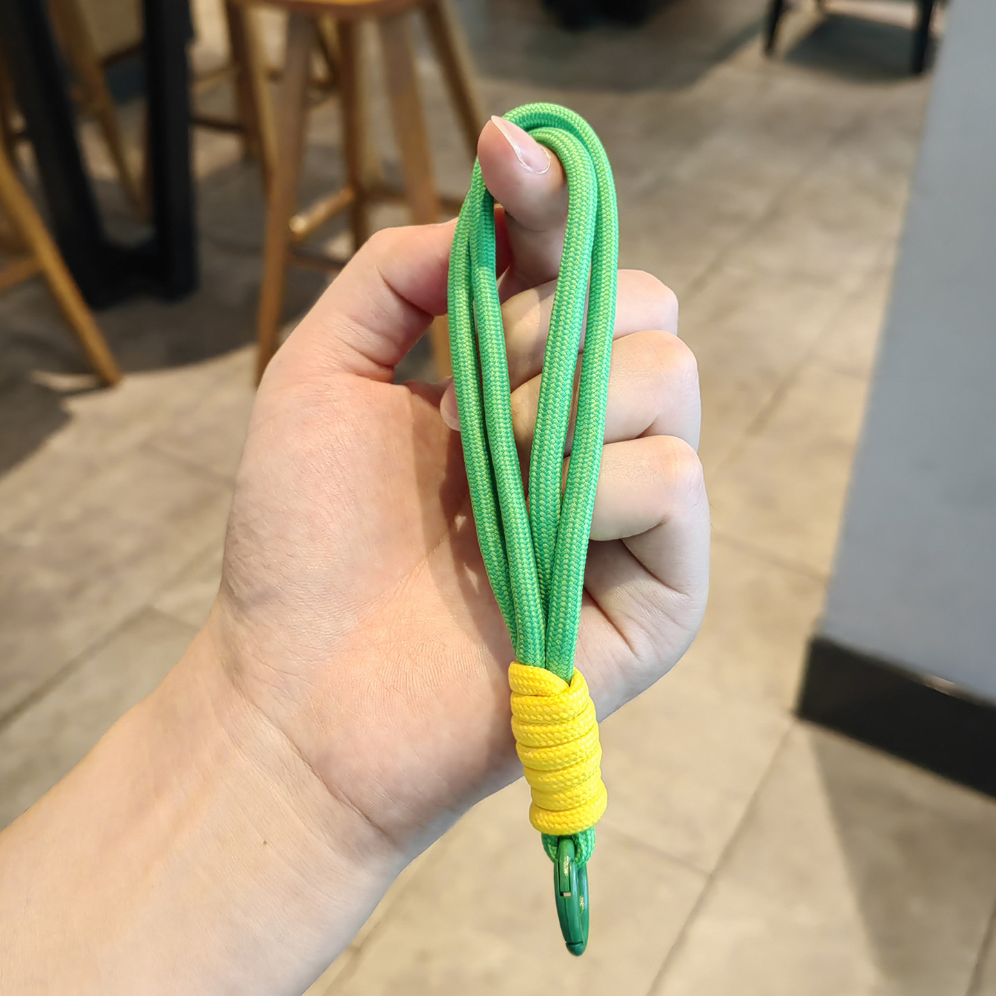 Cordón verde oscuro