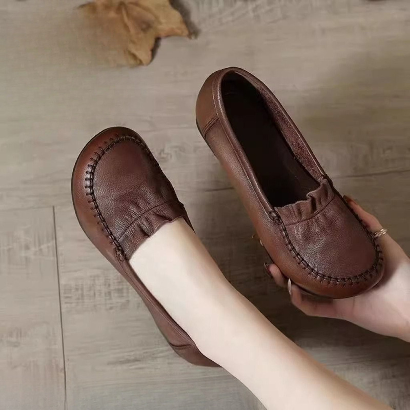 Soft-Soled Loafers with Cowhide Texture, Stylish Flat Soft Leather Shoes, Spring and Autumn Round-Toe Mom Shoes, Versatile Shoes for Middle-Aged and Elderly Women Soft-Soled Loafers with Cowhide Texture, Stylish Flat Soft Leather Shoes, Spring and Autumn Round-Toe Mom Shoes, Versatile Shoes for Middle-Aged and Elderly Women