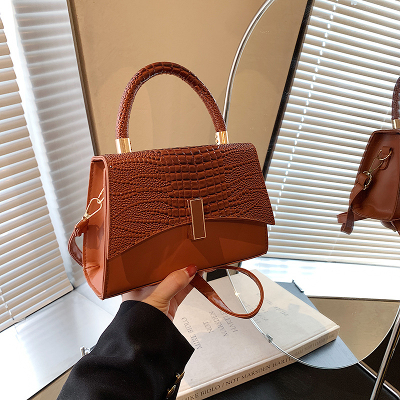 Bolso de mujer de textura de tendencia de invierno 2024 nuevo estilo de moda de hombro pequeño bolso cuadrado de viaje de estilo exterior casual mochila