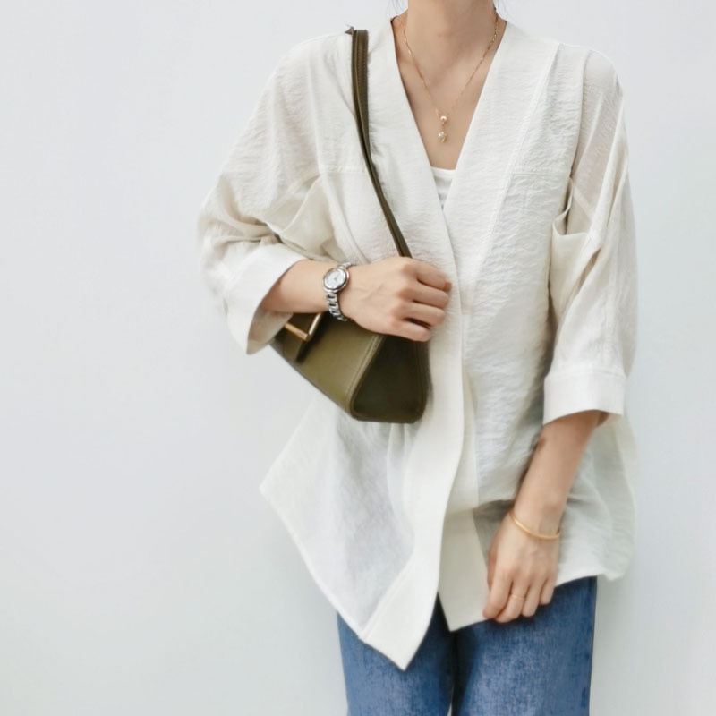 Special Offer: Large Size Non-Iron Silk Shirt for Women with Three-Quarter Sleeves, Oversized Loose Fit, V-Neck, Made from Real Mulberry Silk Special Offer: Large Size Non-Iron Silk Shirt for Women with Three-Quarter Sleeves, Oversized Loose Fit, V-Neck, Made from Real Mulberry Silk