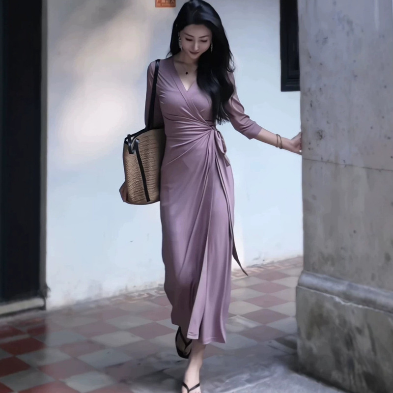 2026 Summer New Style Gentle Pink Wrap Dress with Elegant Temperament, V-Neck, High-End Waist-Cinching Tie Dress 2026 Summer New Style Gentle Pink Wrap Dress with Elegant Temperament, V-Neck, High-End Waist-Cinching Tie Dress