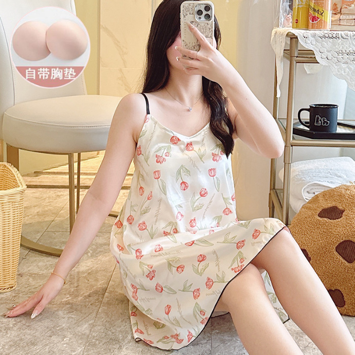 Una variedad de pijamas de verano giratorio cojín de pecho de seda simulada vestido de cinturón sexy pijamas de flores y hierbas dibujos animados ropa para el hogar