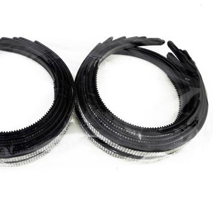 A2526 cuatro filas de diamante blanco moda negro cabeza hebilla Yiwu 2 yuanes tienda tocado accesorios para el cabello diadema banda de pelo distribución