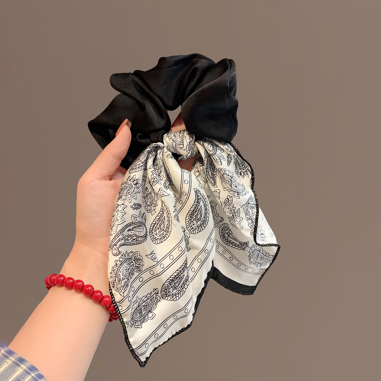 Cravate élégante à motif cachemire noir et blanc, style français, avec nœud et ruban, accessoire de coiffure polyvalent de la mode coréenne_voghion.com