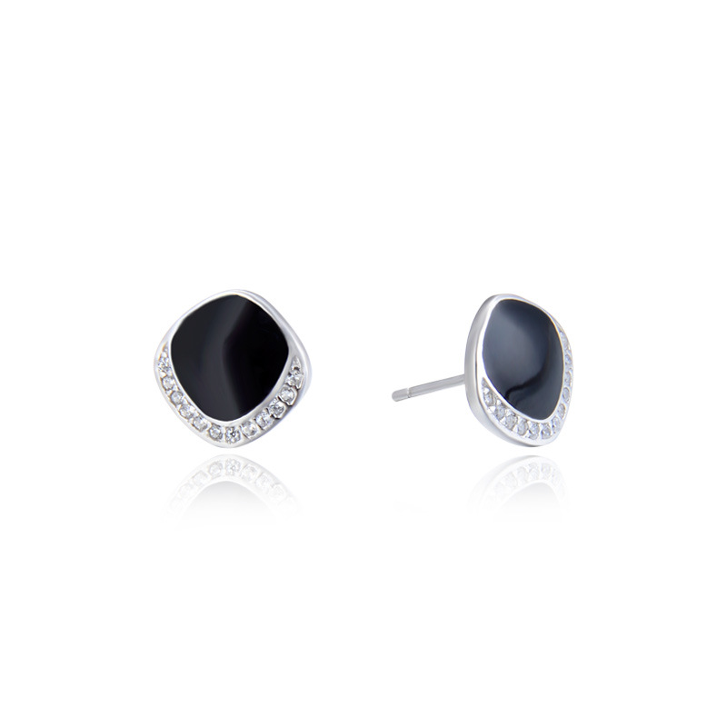 Moda europea y americana geométrica negro pendientes S925 plata esterlina elegante simple viento frío red nicho pendientes para las mujeres