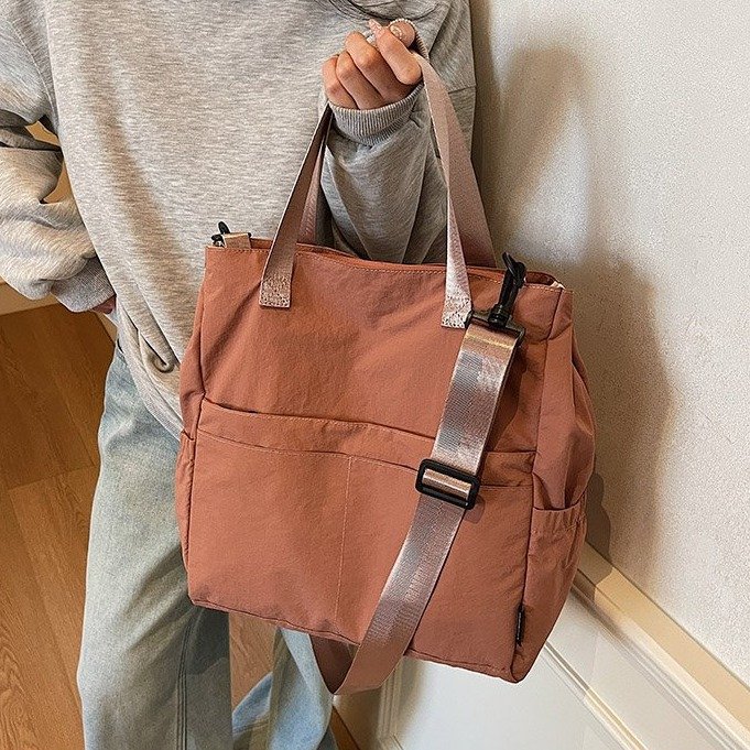 Diseño innovador, mochila de moda, liderando la tendencia