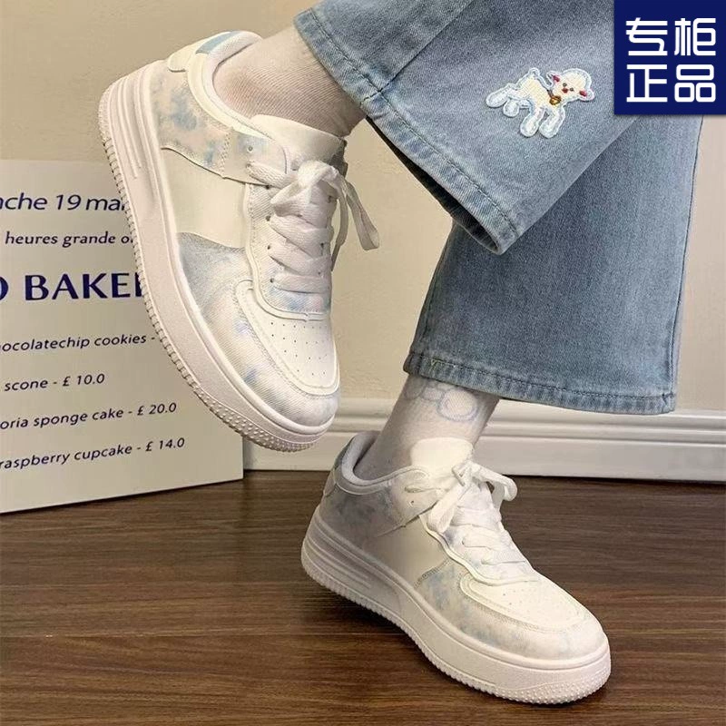 Оптовая торговля популярными белыми женскими кроссовками лето 2025, новый корейский стиль, цветовое сочетание, толстая подошва, повседневные спортивные кеды для женщин