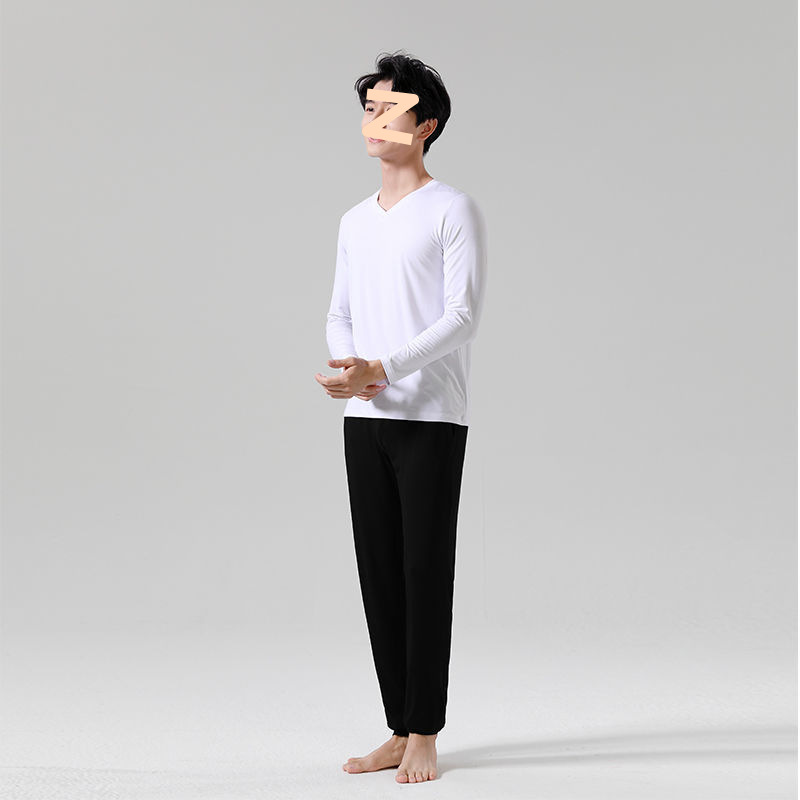 White v-neck long-sleeved + carrot pants suit