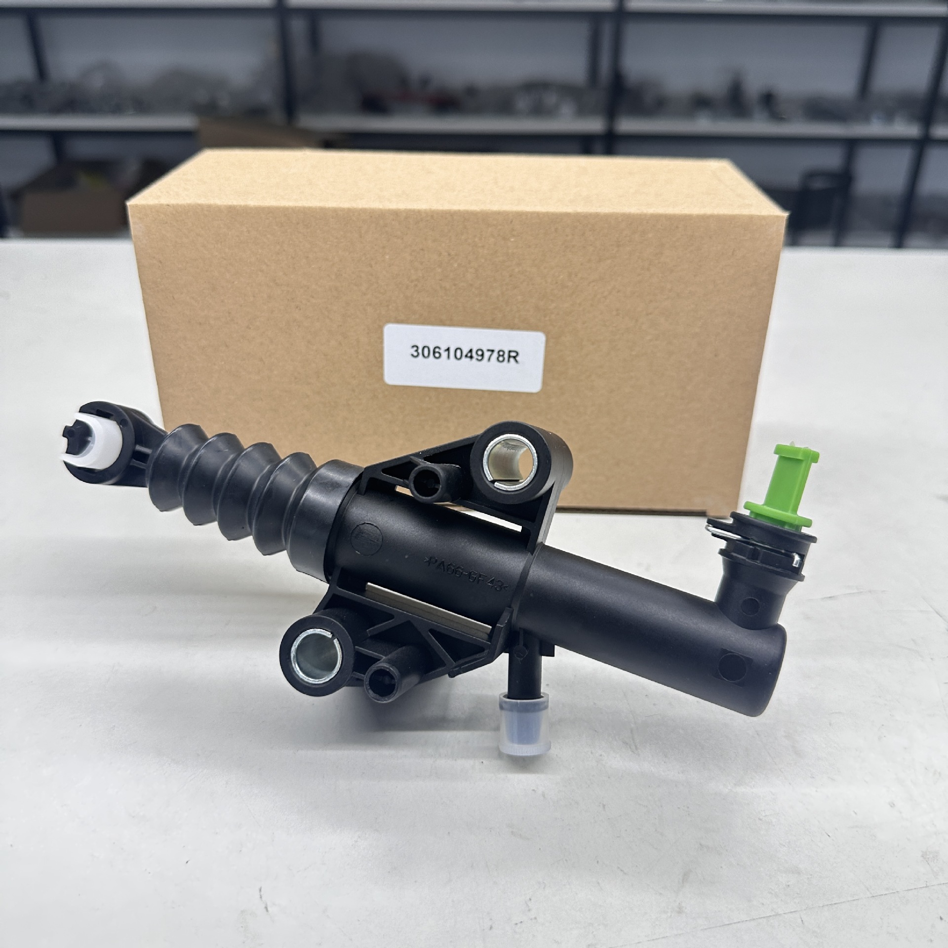 Suitable for Renault clutch master cylinder 306104978R