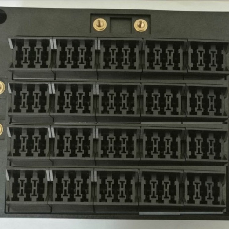 20路15路18路20路40路30路60路45路50路带继电器保险丝盒总成发动