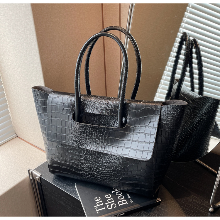 Crocodile Pattern Large Shoulder Bag For Women Retro Style Handbag_voghion.com