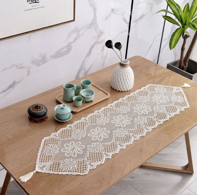 525 white with hanging ball