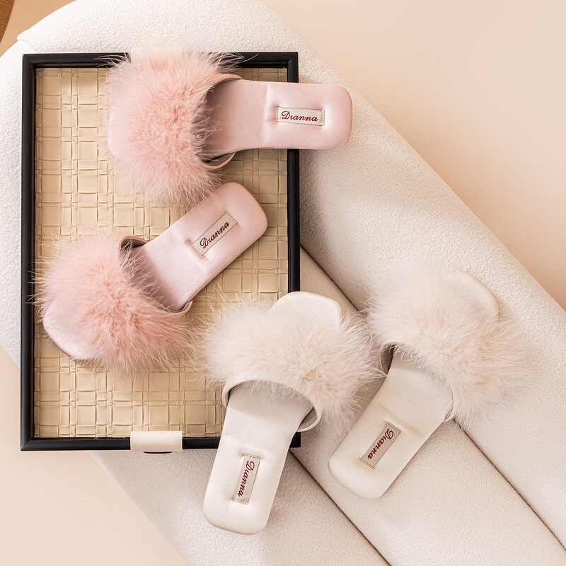 2025 Spring/Summer New Wedding Bridesmaid Feather Slippers Women's New Satin Red Slippers Bridal Robe Matching Shoes 2025 Spring/Summer New Wedding Bridesmaid Feather Slippers Women's New Satin Red Slippers Bridal Robe Matching Shoes
